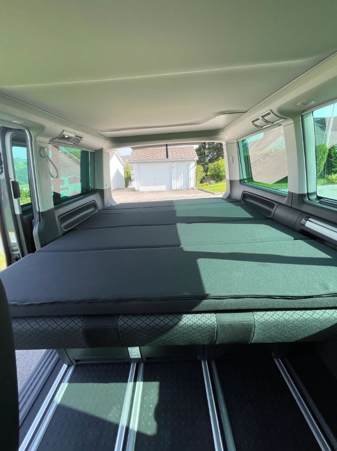 VW T6.1 California Beach 2.0 TDI 4Motion DSG – Top Condition, Ready for Adventure — photo 6