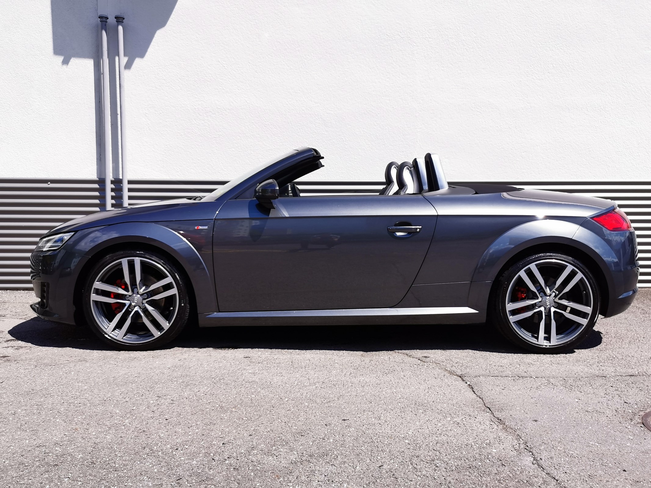 AUDI TT Roadster 2.0 TFSI — photo 3