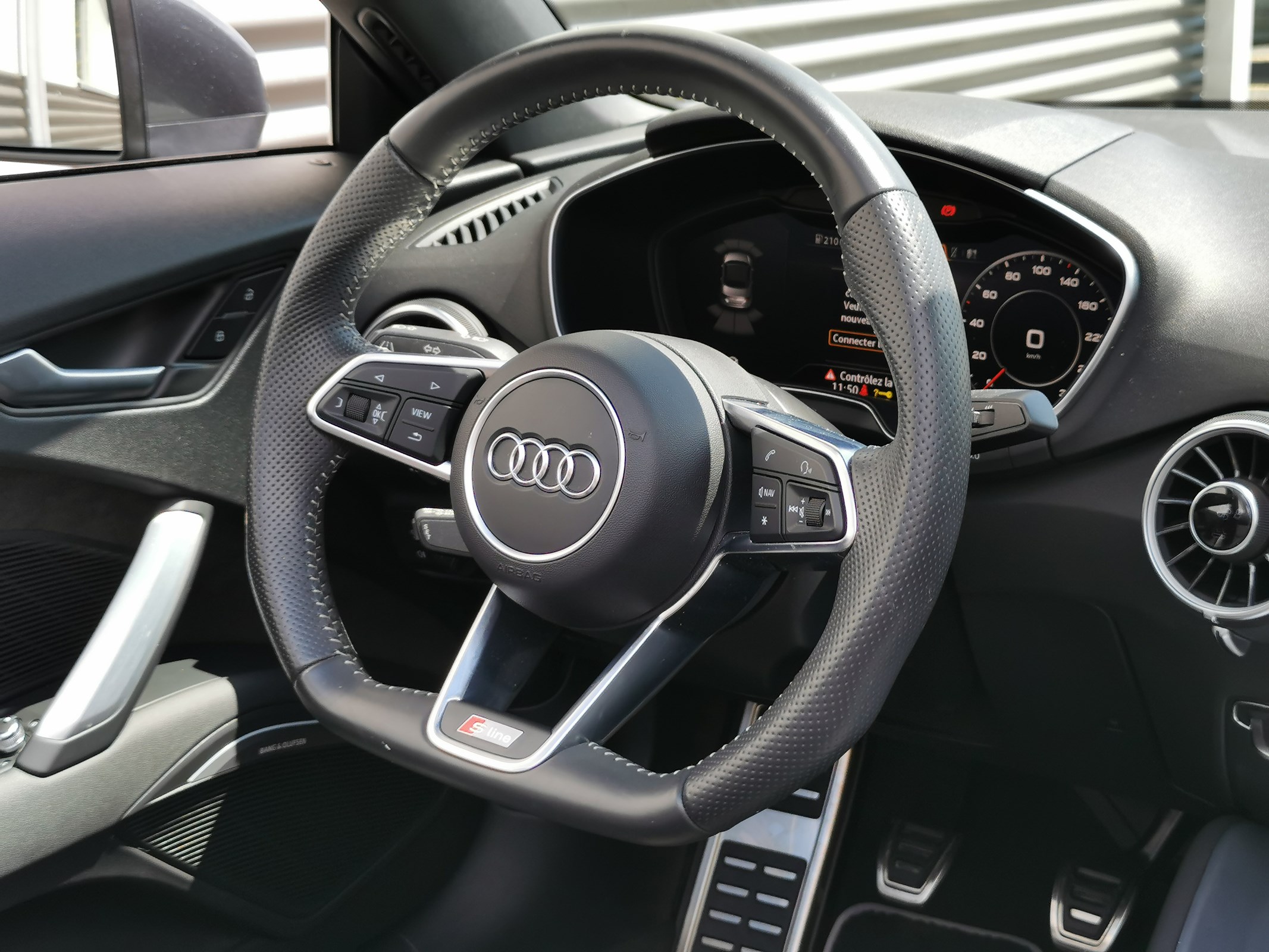 AUDI TT Roadster 2.0 TFSI — photo 9