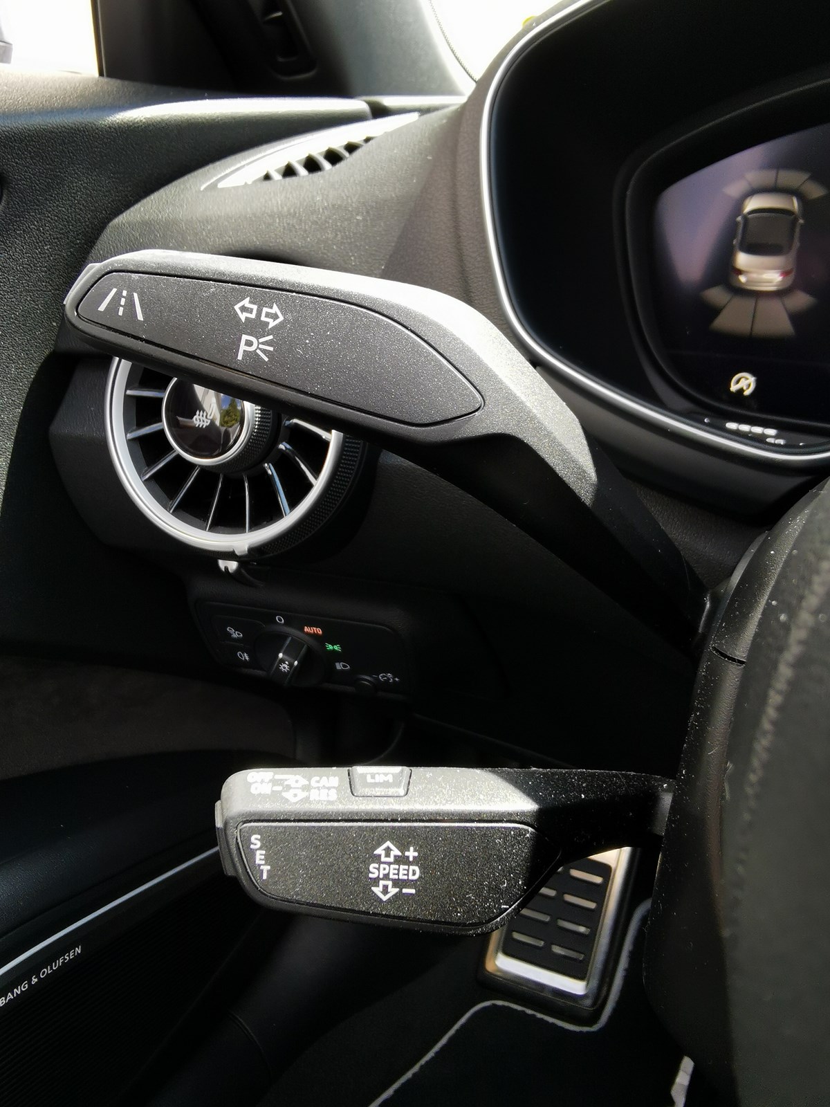 AUDI TT Roadster 2.0 TFSI — photo 10