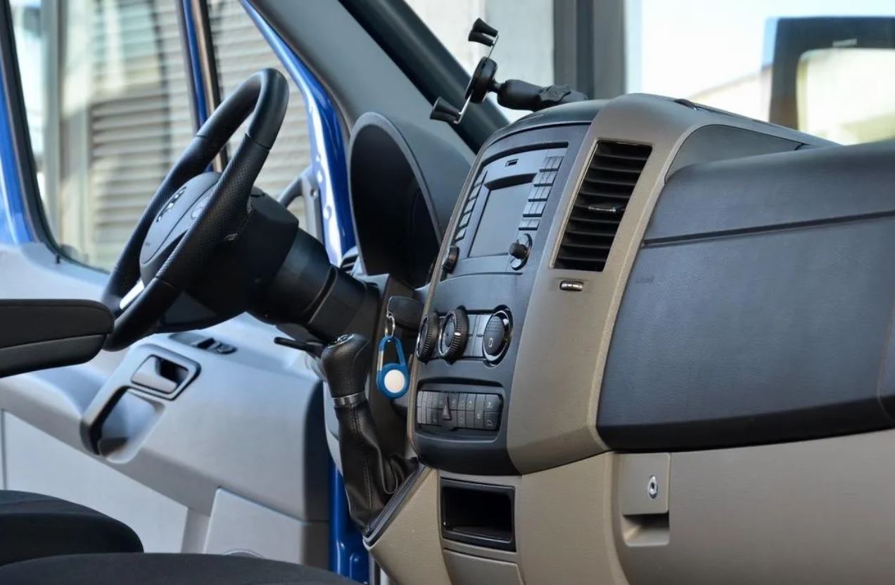 Mercedes-Benz Iglhaut Sprinter 319 CDI 4x4 – Extreme Offroad | Premium Build — photo 20