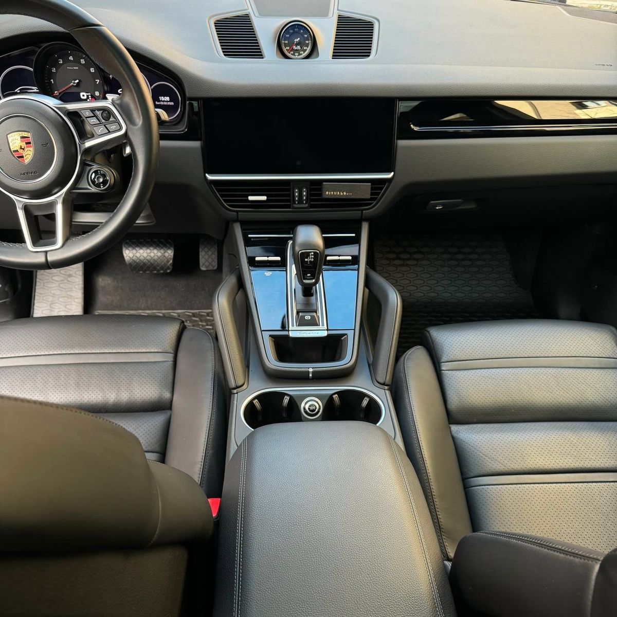PORSCHE Cayenne E-Hybrid — photo 12