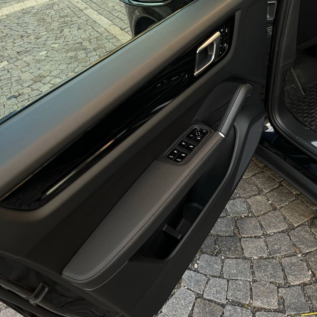 PORSCHE Cayenne E-Hybrid — photo 15