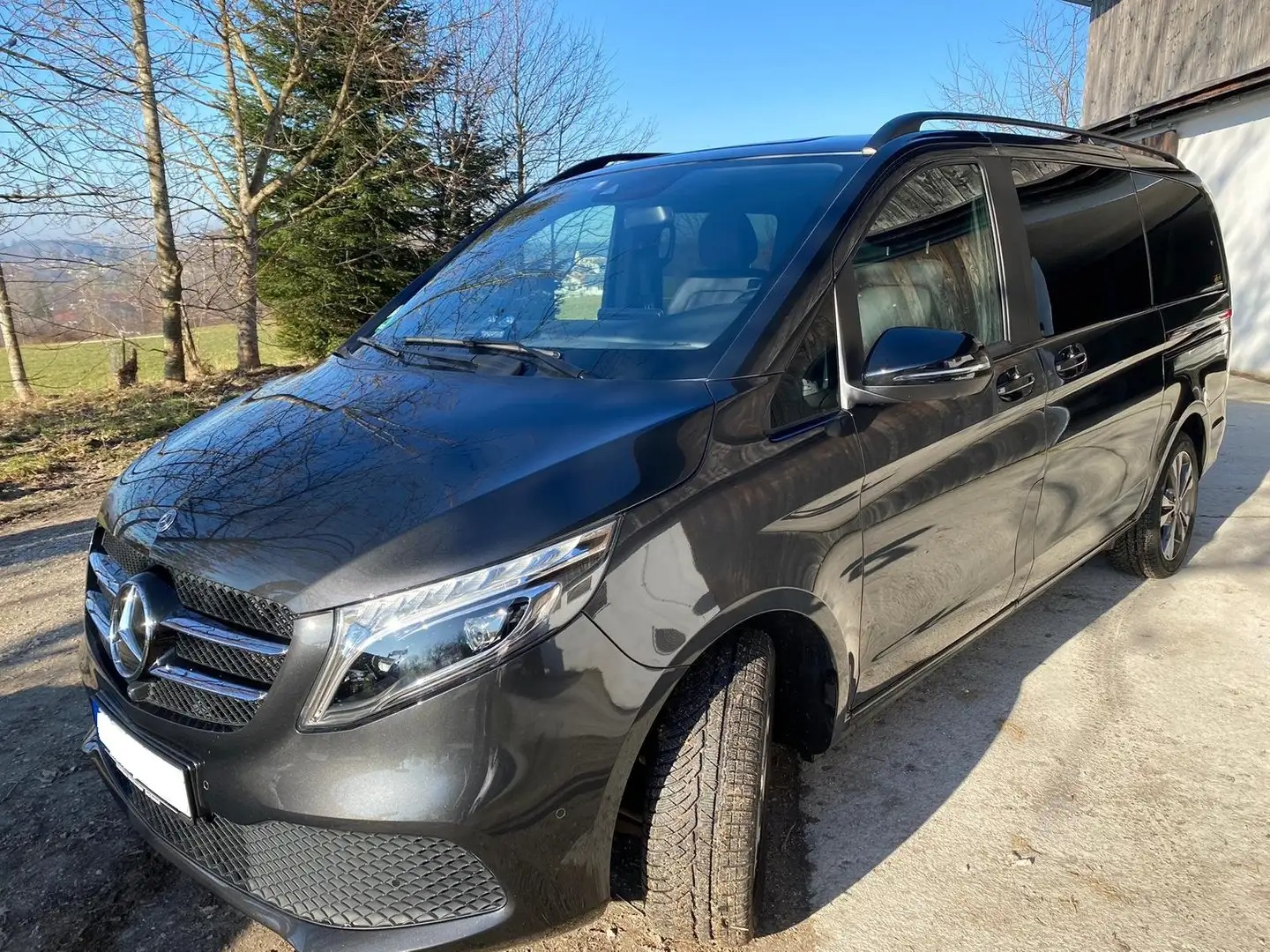 Mercedes-Benz V 300 d Long 4MATIC 9G-TRONIC Avantgarde with AIRMATIC suspension for sale Switzerland