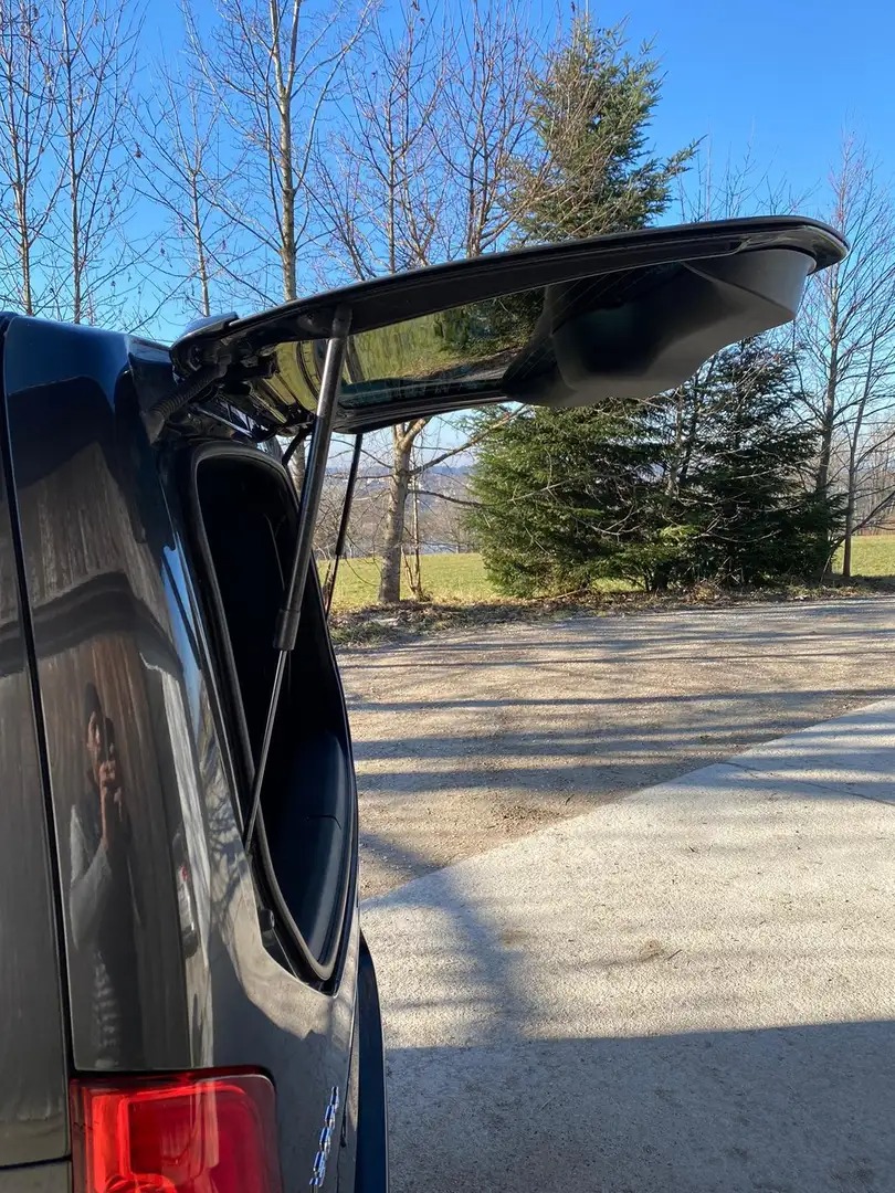 Mercedes-Benz V 300 d Long 4MATIC 9G-TRONIC Avantgarde with AIRMATIC suspension — photo 8