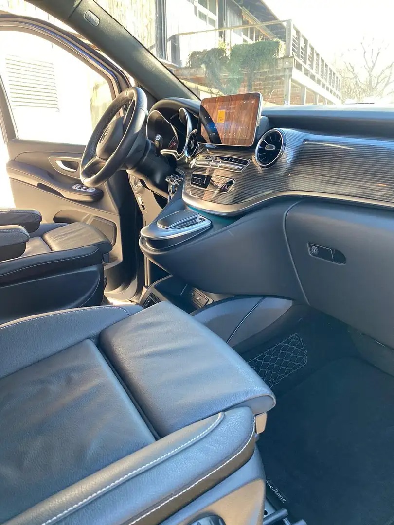 Mercedes-Benz V 300 d Long 4MATIC 9G-TRONIC Avantgarde with AIRMATIC suspension — photo 11