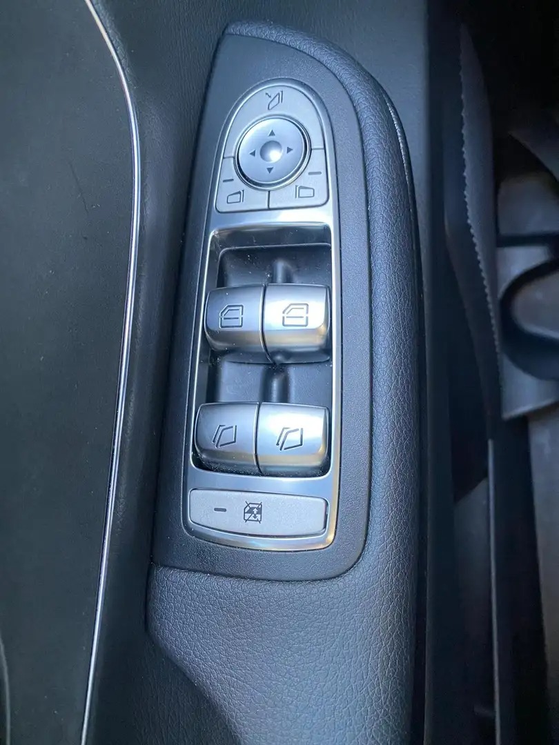 Mercedes-Benz V 300 d Long 4MATIC 9G-TRONIC Avantgarde with AIRMATIC suspension — photo 13