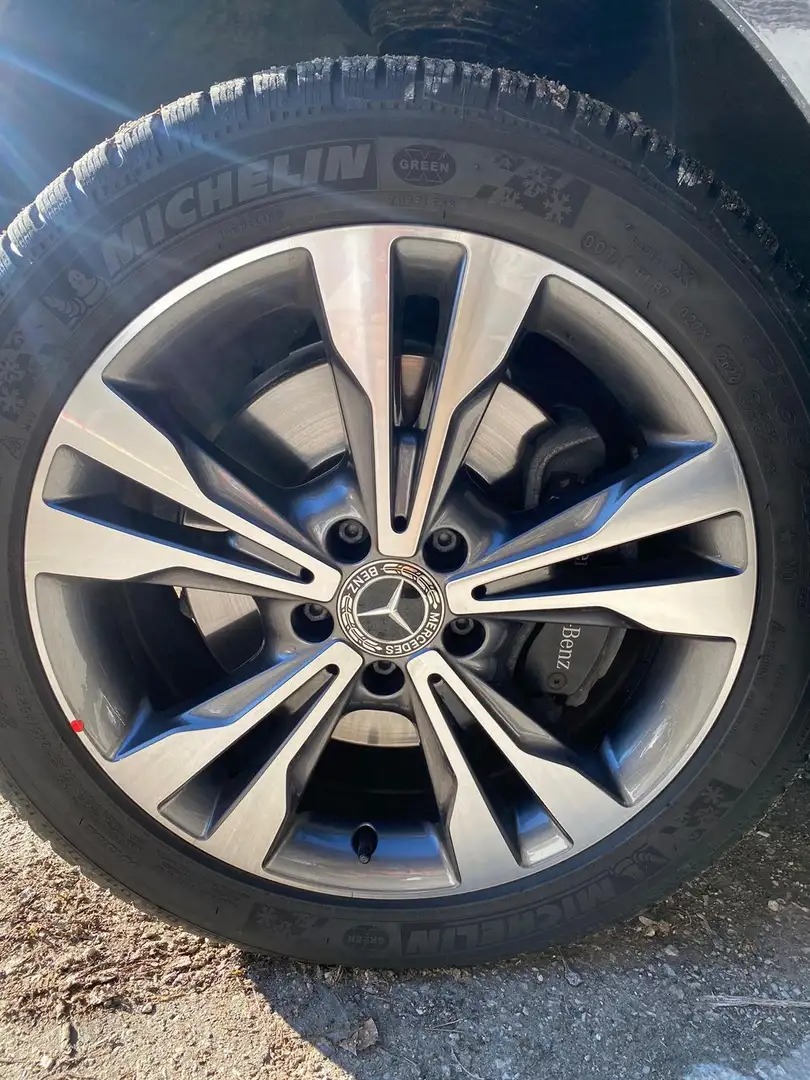 Mercedes-Benz V 300 d Long 4MATIC 9G-TRONIC Avantgarde with AIRMATIC suspension — photo 15