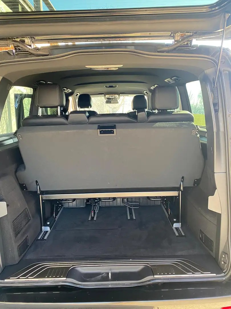 Mercedes-Benz V 300 d Long 4MATIC 9G-TRONIC Avantgarde with AIRMATIC suspension — photo 16
