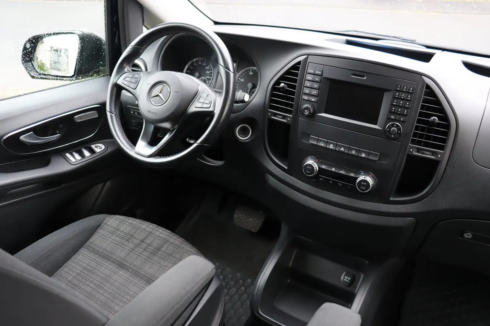 Mercedes-Benz Vito 119 CDI (BlueTEC) Tourer Long Automatic PRO — photo 11