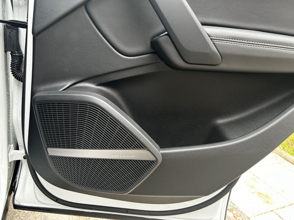 Audi Q5 Sportback 40 TDI quattro S line — photo 9