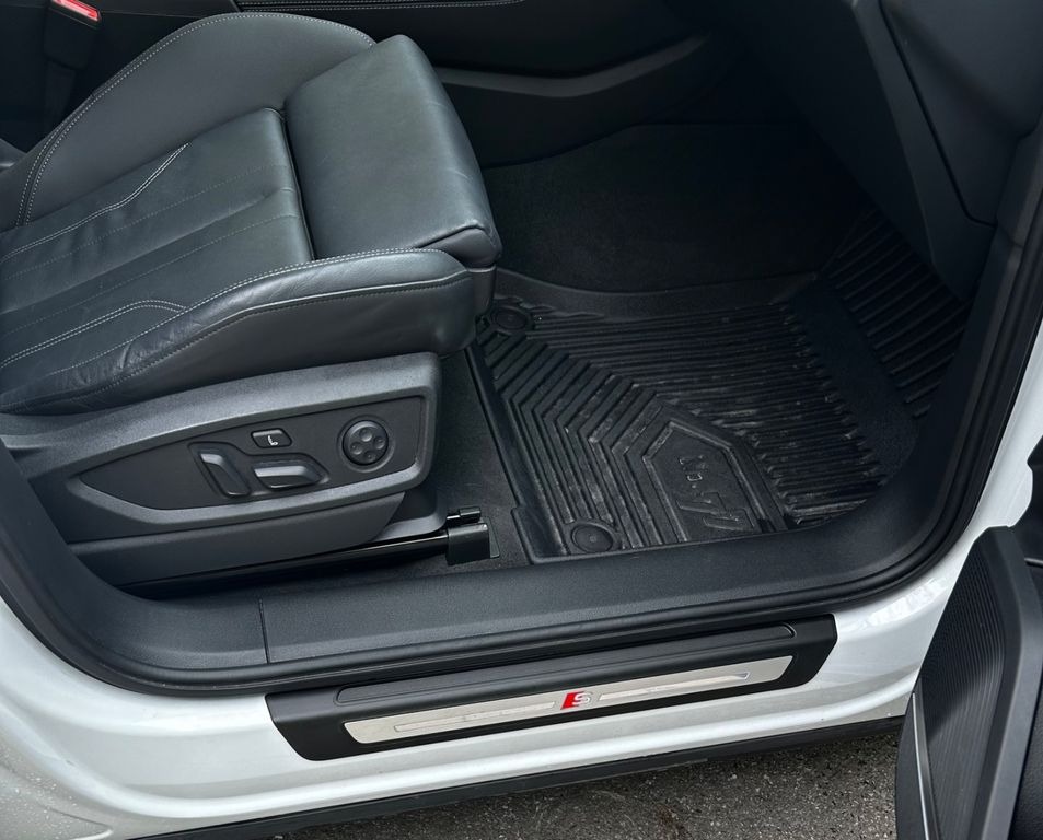 Audi Q5 Sportback 40 TDI quattro S line — photo 11