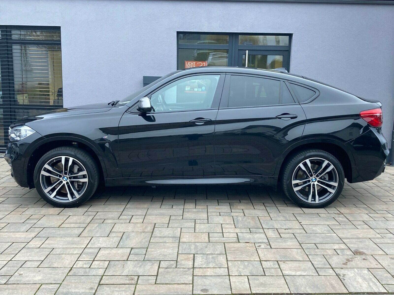 BMW 335d xDrive *M-Sport* Steptronic — fotografie 3