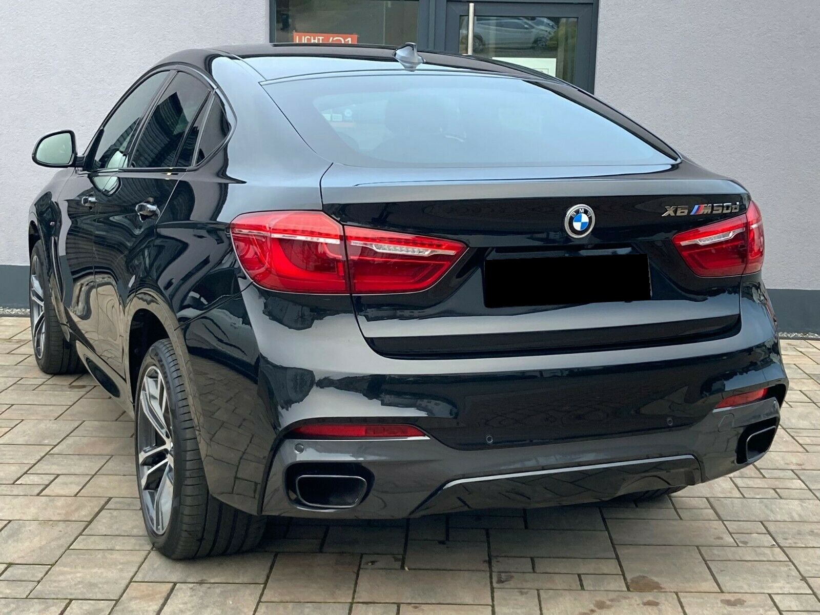 BMW 335d xDrive *M-Sport* Steptronic — fotografie 4