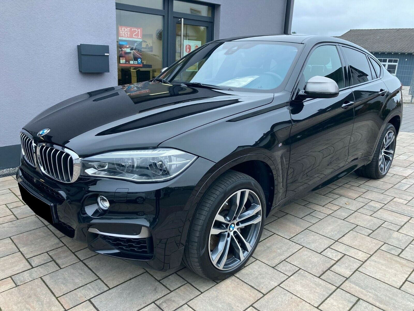 BMW 335d xDrive *M-Sport* Steptronic — fotografie 2