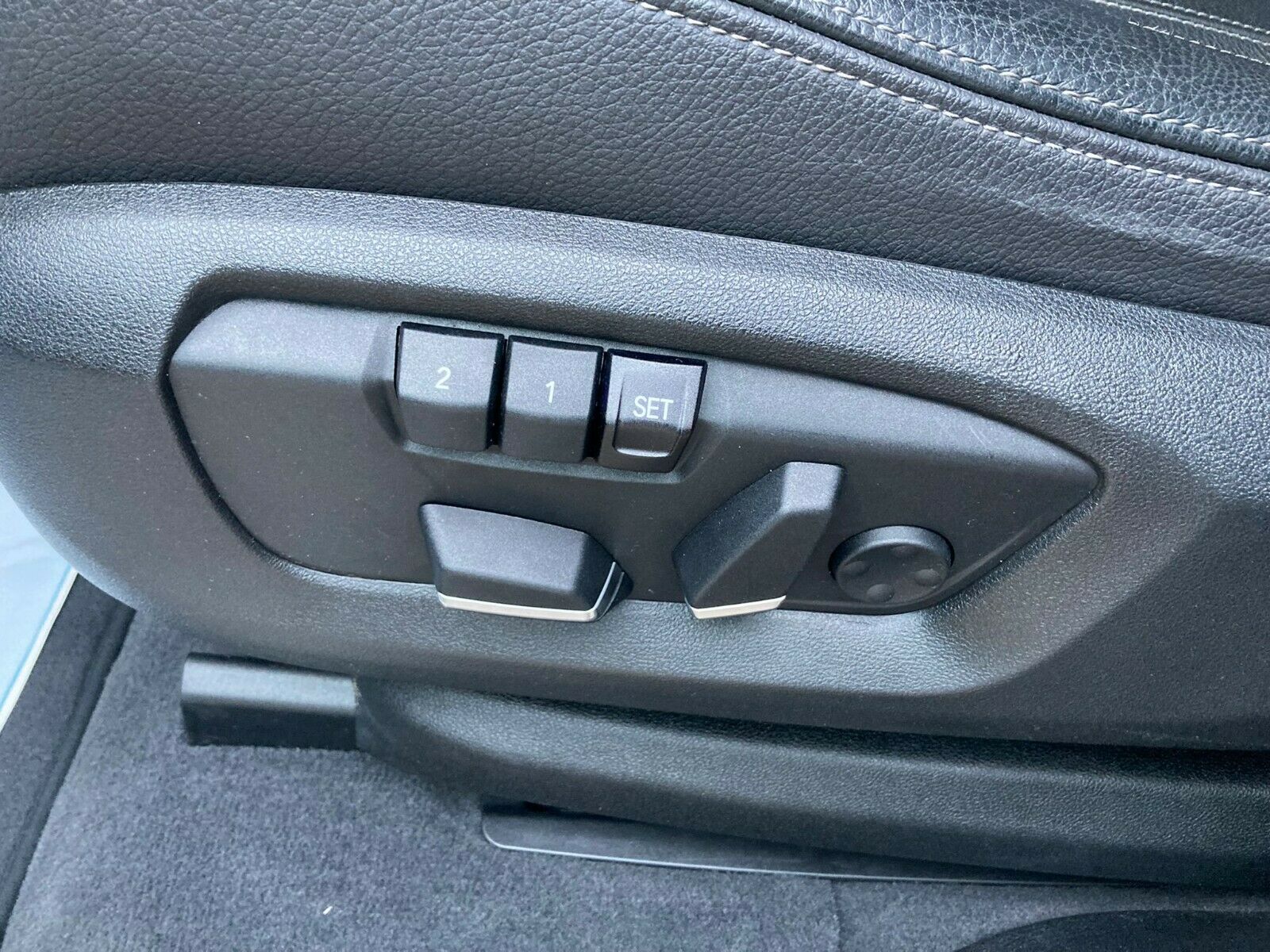 BMW 335d xDrive *M-Sport* Steptronic — fotografie 11