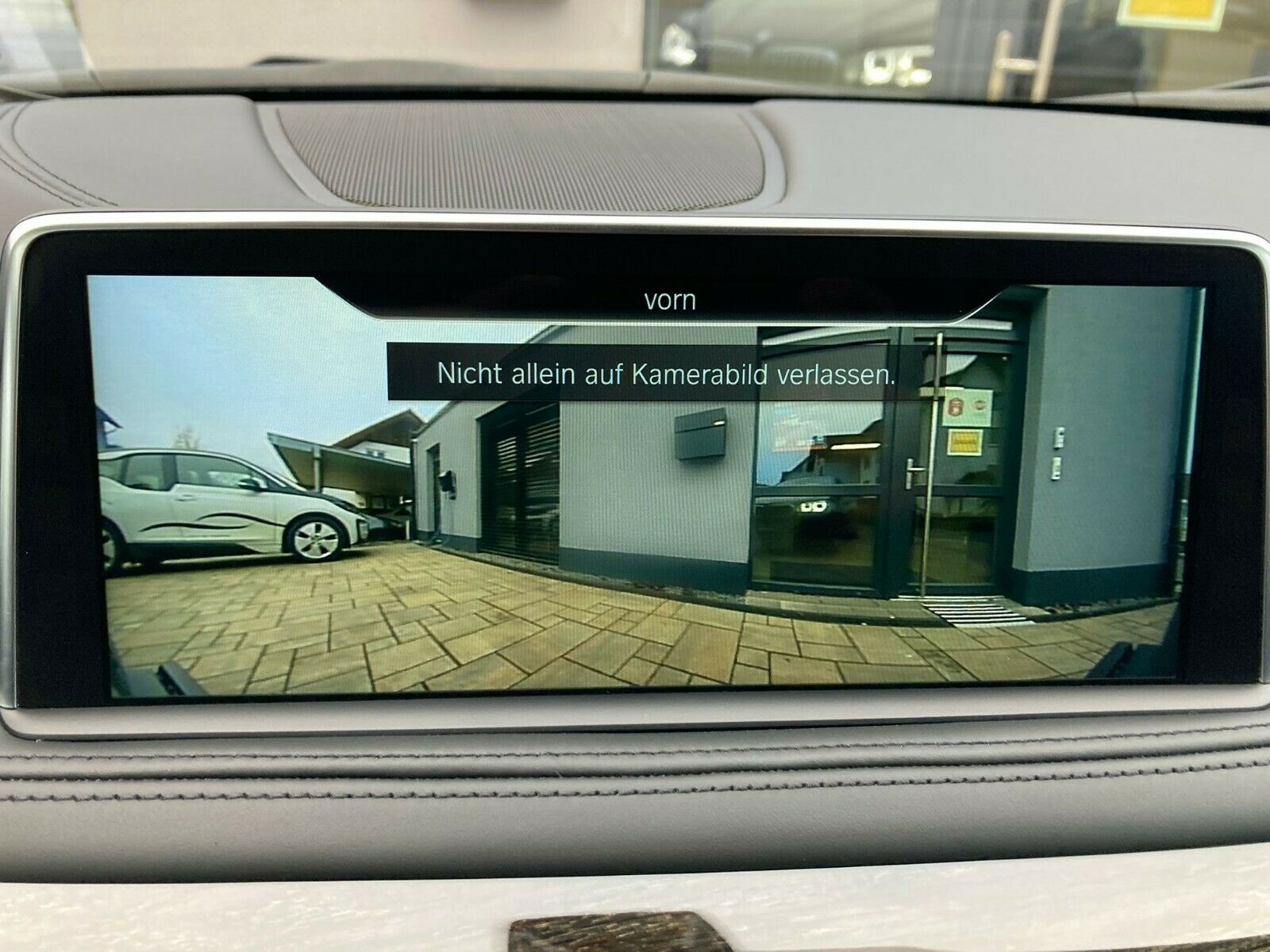 BMW 335d xDrive *M-Sport* Steptronic — fotografie 15