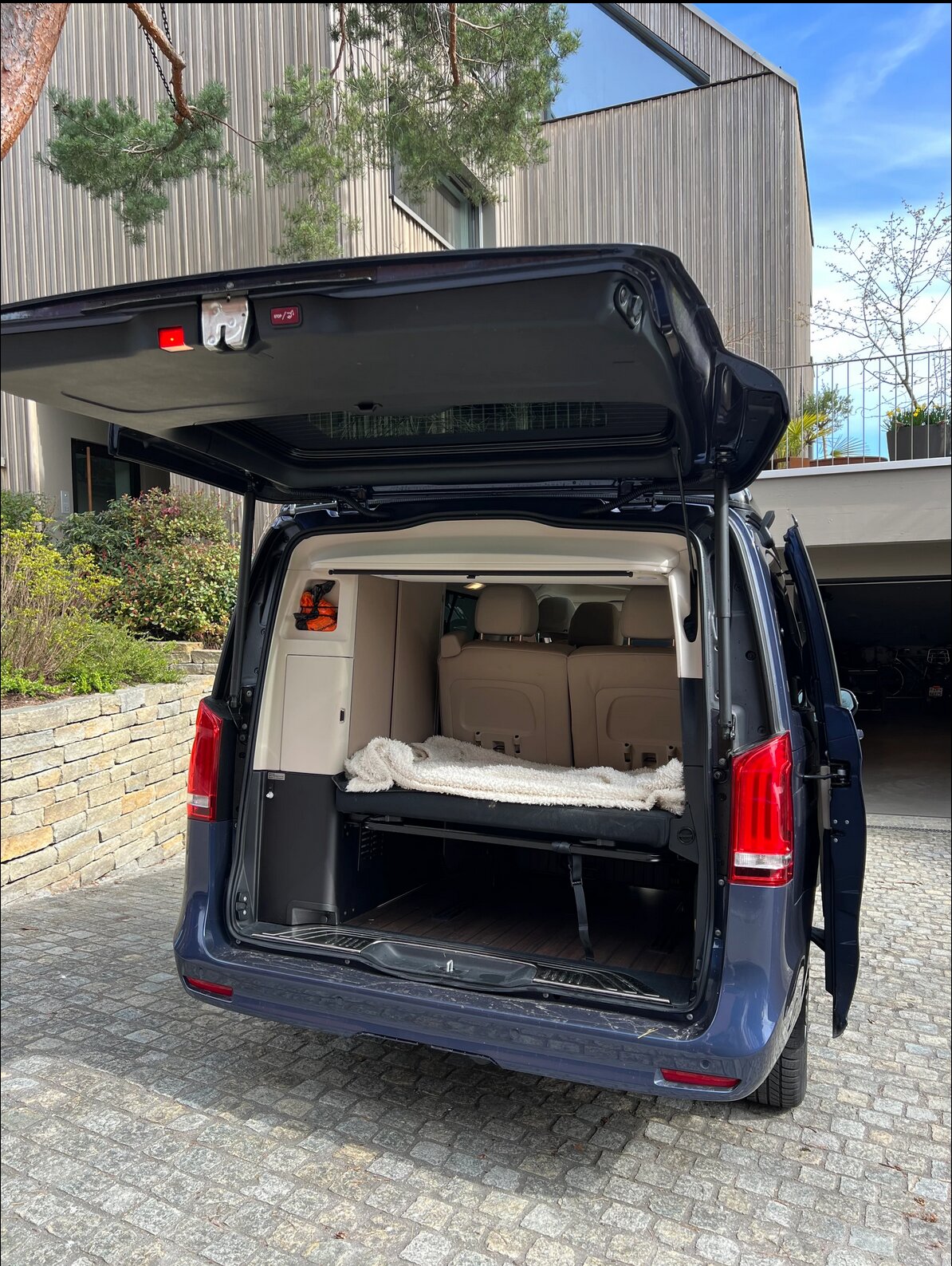 Mercedes - Benz MarcoPolo Limited Edition AMG — photo 6