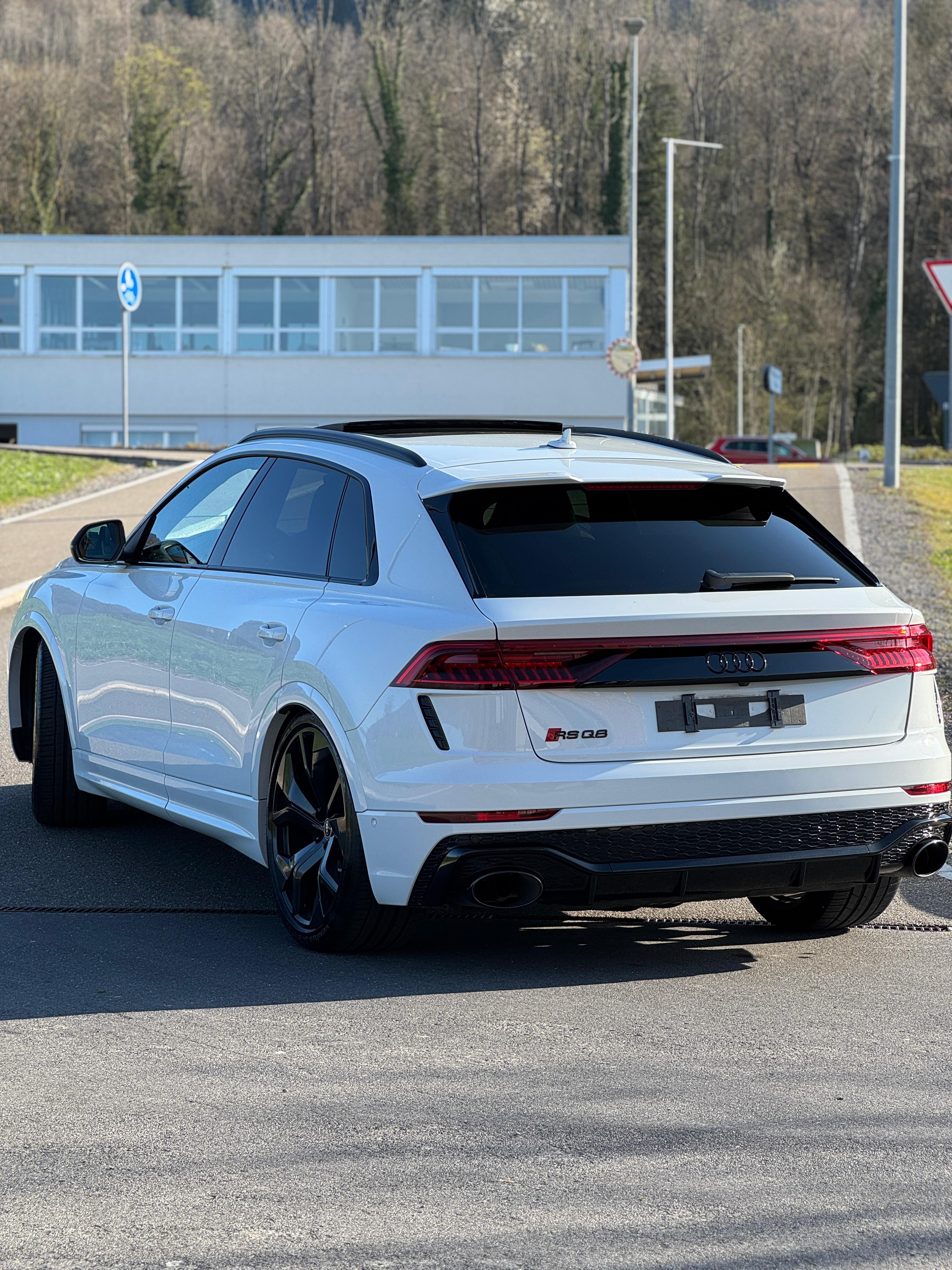 AUDI RSQ8 quattro tiptronic — photo 2