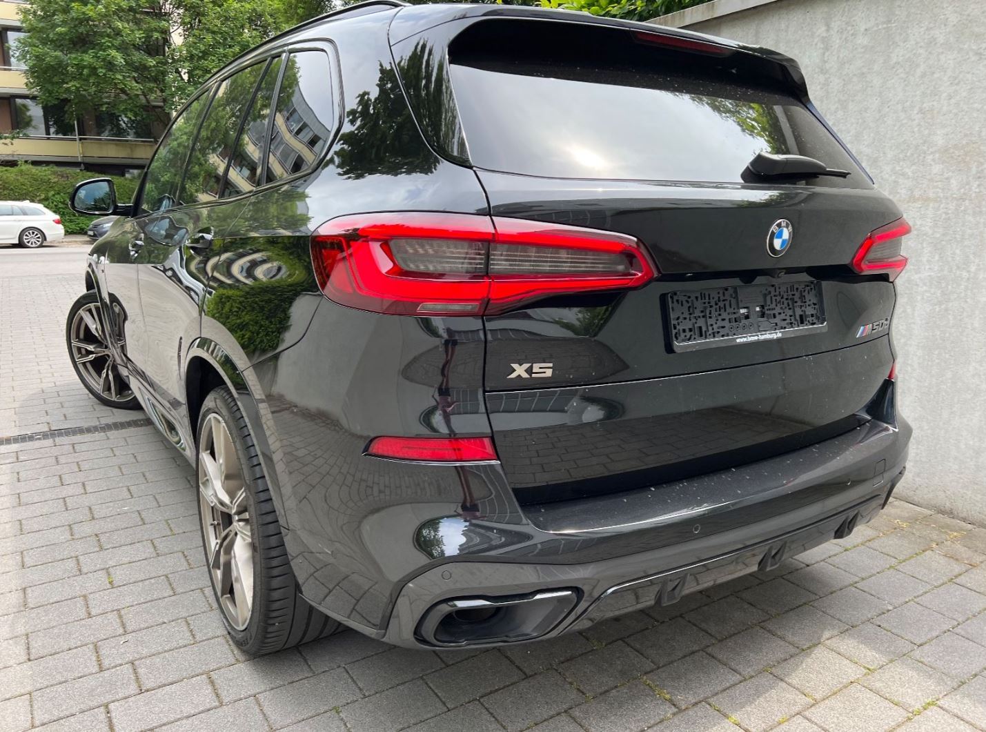 BMW X5 M50d Individual Sky Lounge Black-Paket Laser — photo 2