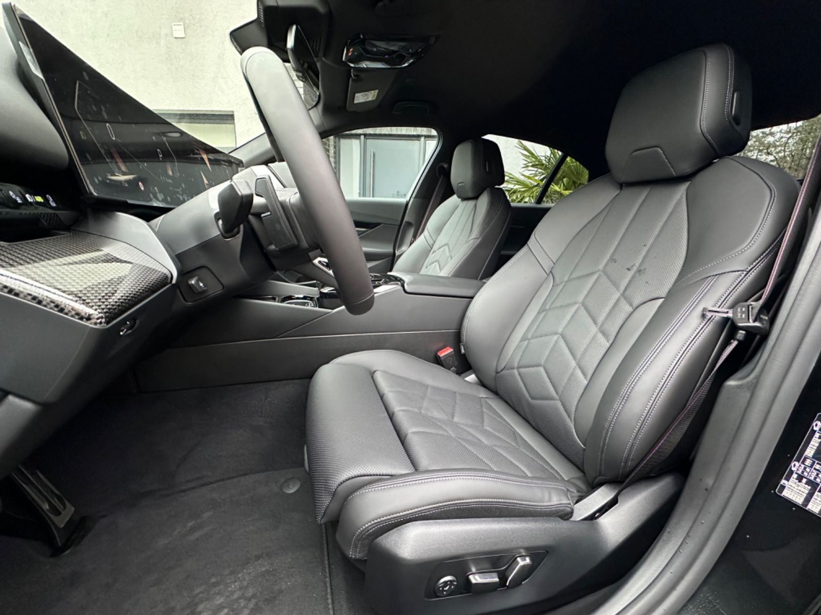 BMW 520i — photo 9