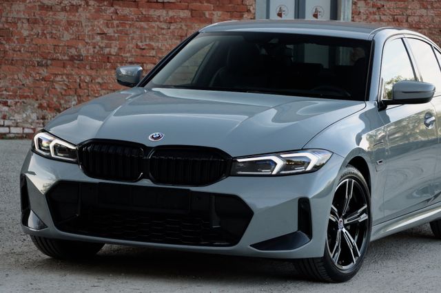 BMW 330e xDrive-M-SPORT — photo 8