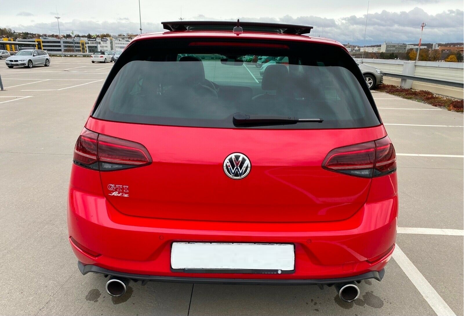 Volkswagen Golf GTI — photo 4