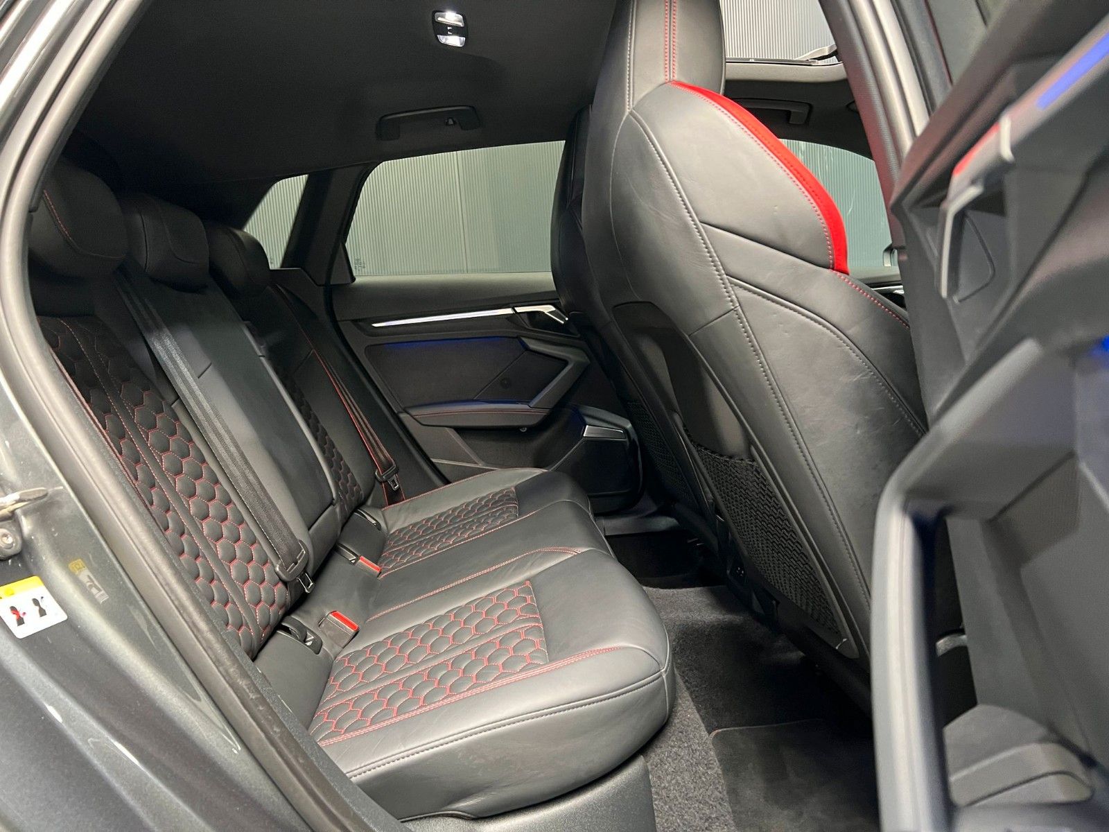 Audi RS3 2.5 TFSI quattro — photo 2