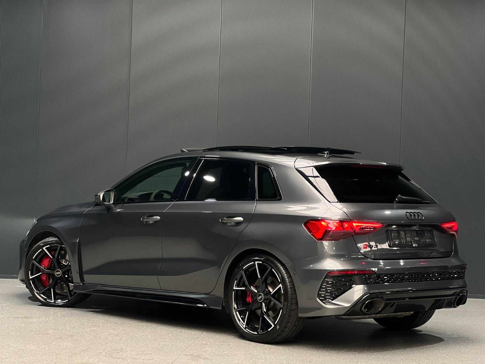 Audi RS3 2.5 TFSI quattro — photo 4