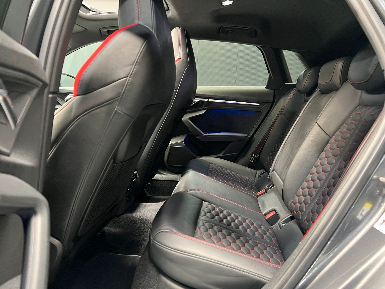 Audi RS3 2.5 TFSI quattro — photo 5