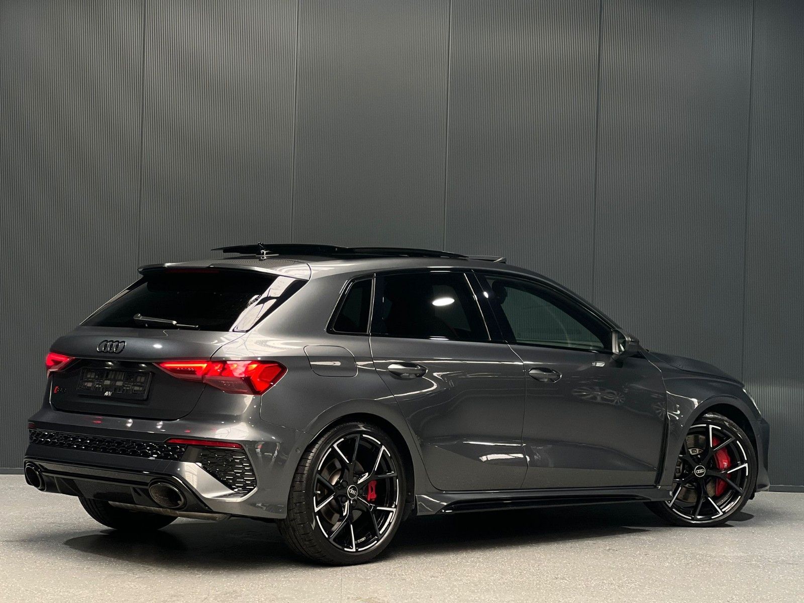 Audi RS3 2.5 TFSI quattro — photo 6