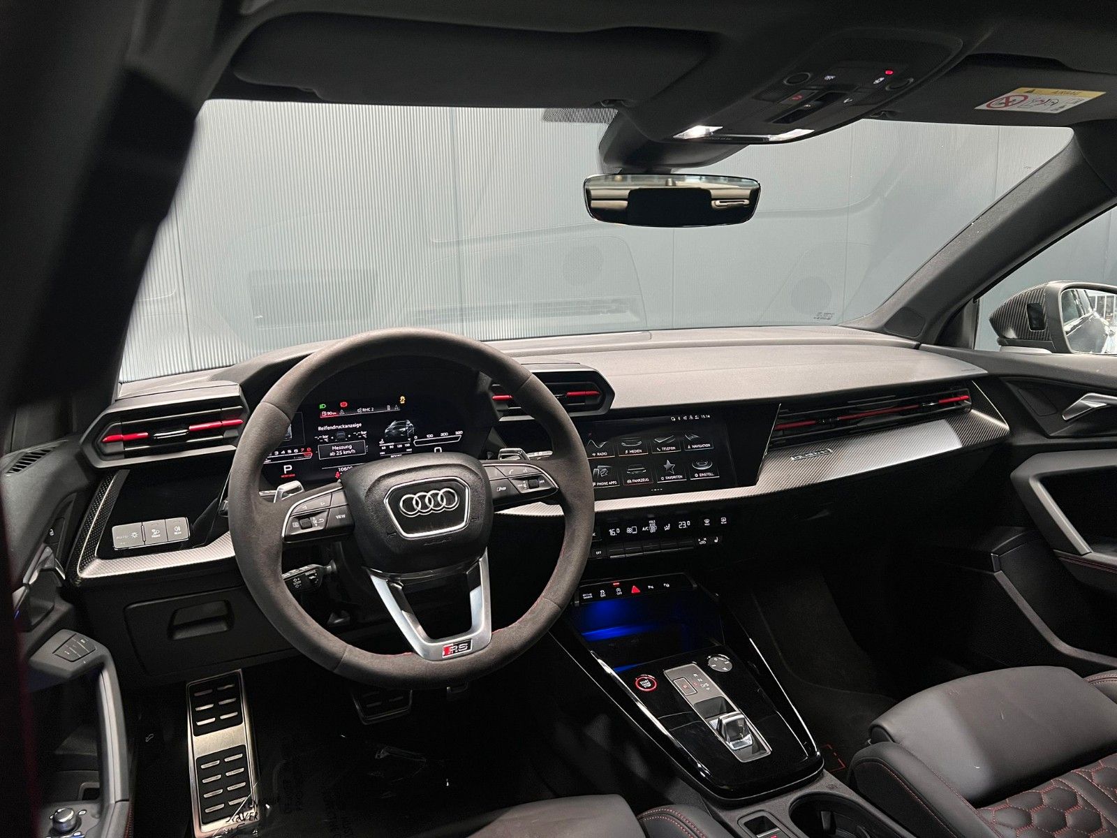 Audi RS3 2.5 TFSI quattro — photo 11
