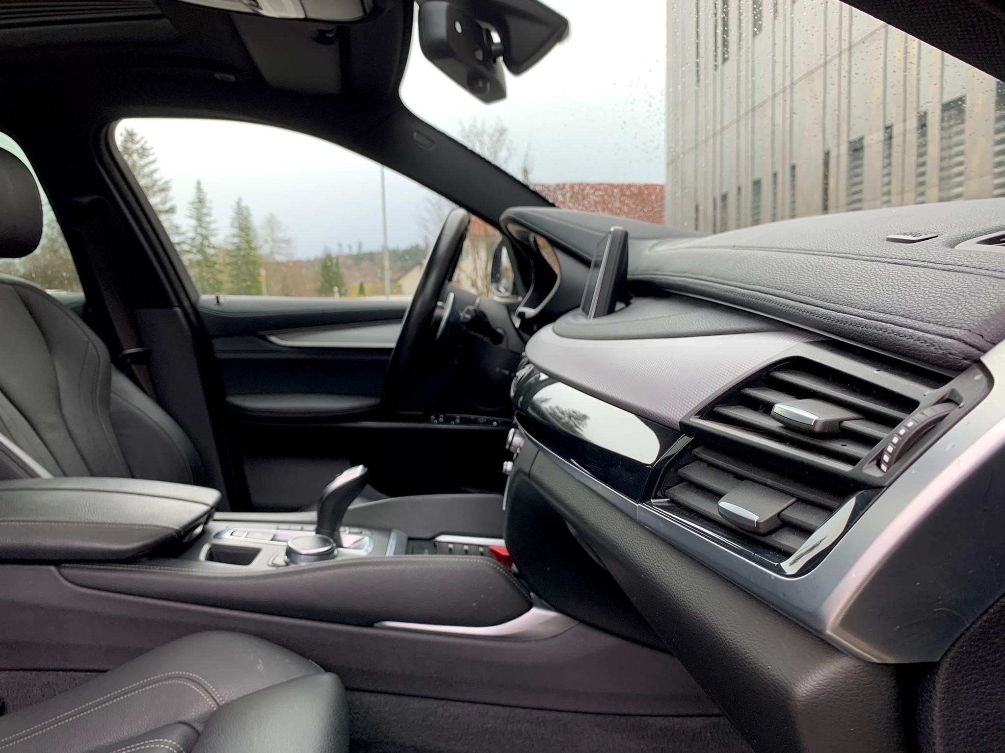 BMW X6 M50d — fotografie 10