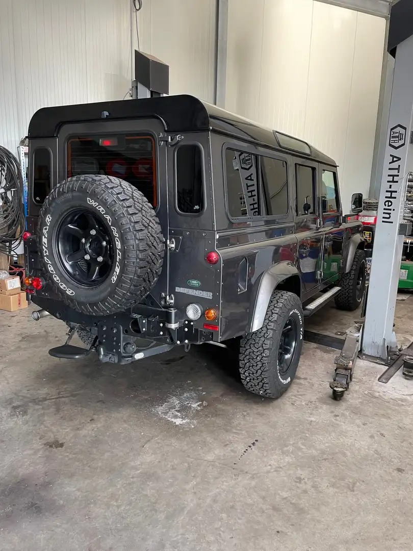 Land Rover Defender 110 DPF Station Wagon LXV — fotografie 20