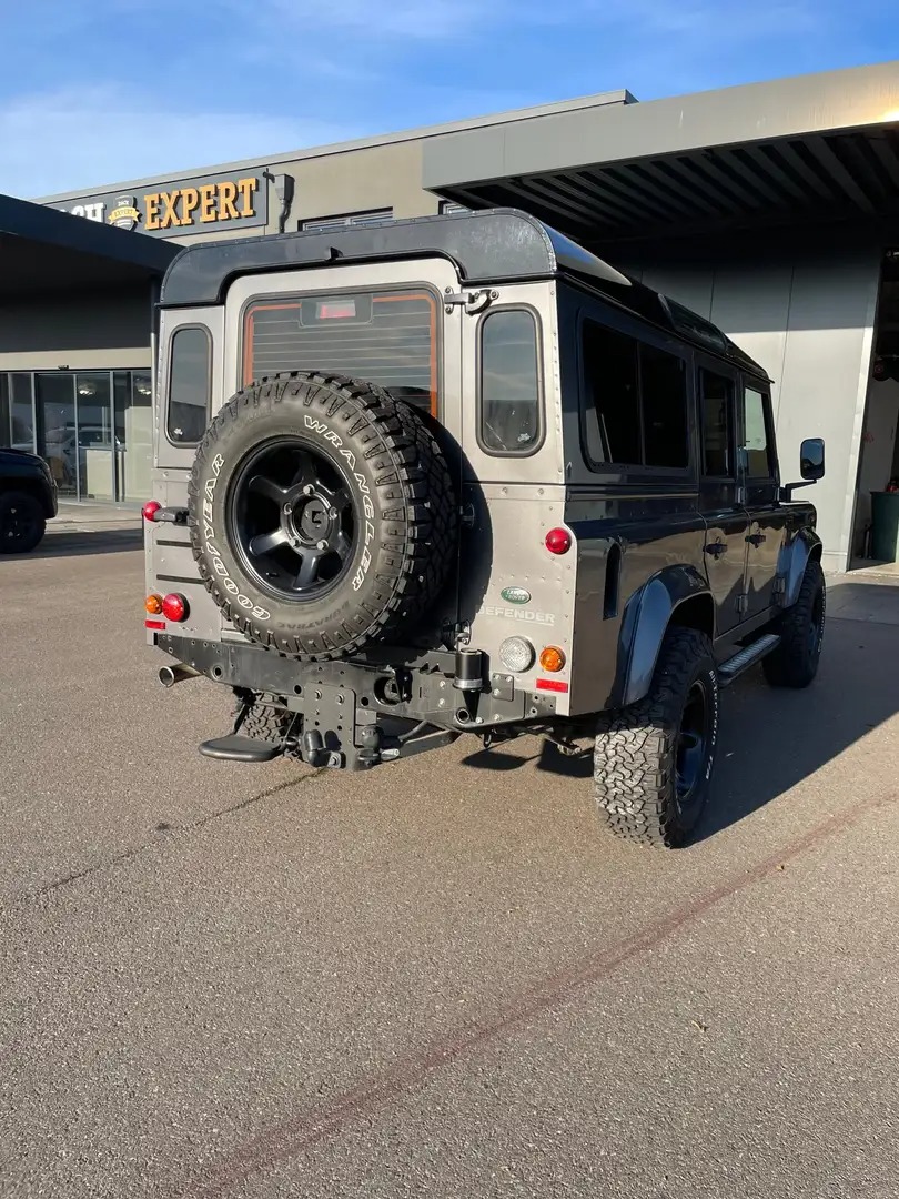 Land Rover Defender 110 DPF Station Wagon LXV — fotografie 6