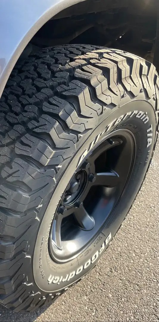 Land Rover Defender 110 DPF Station Wagon LXV — fotografie 9