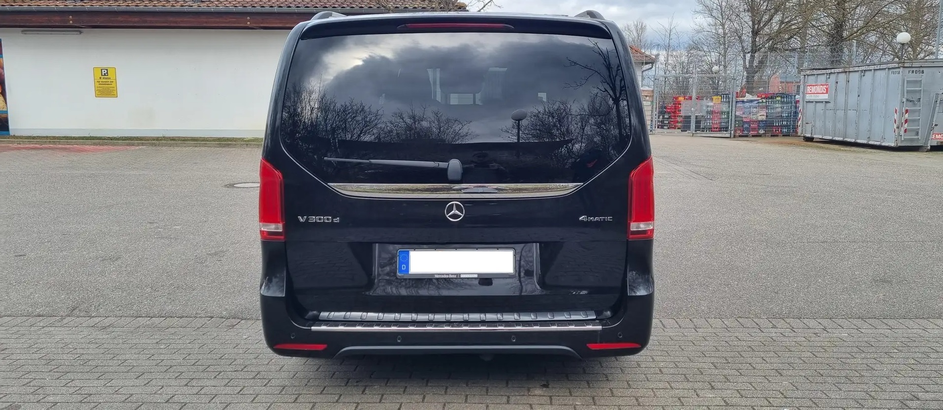 Mercedes-Benz V 300d Compact 4MATIC 9G-TRONIC Edition — fotografie 5