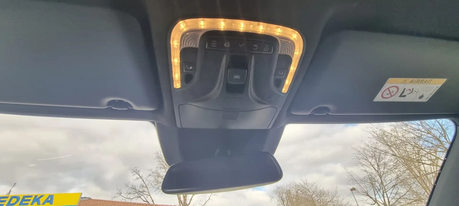 Mercedes-Benz V 300d Compact 4MATIC 9G-TRONIC Edition — fotografie 10