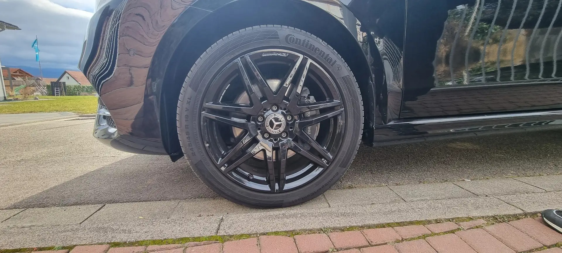 Mercedes-Benz V 300d Compact 4MATIC 9G-TRONIC Edition — fotografie 20