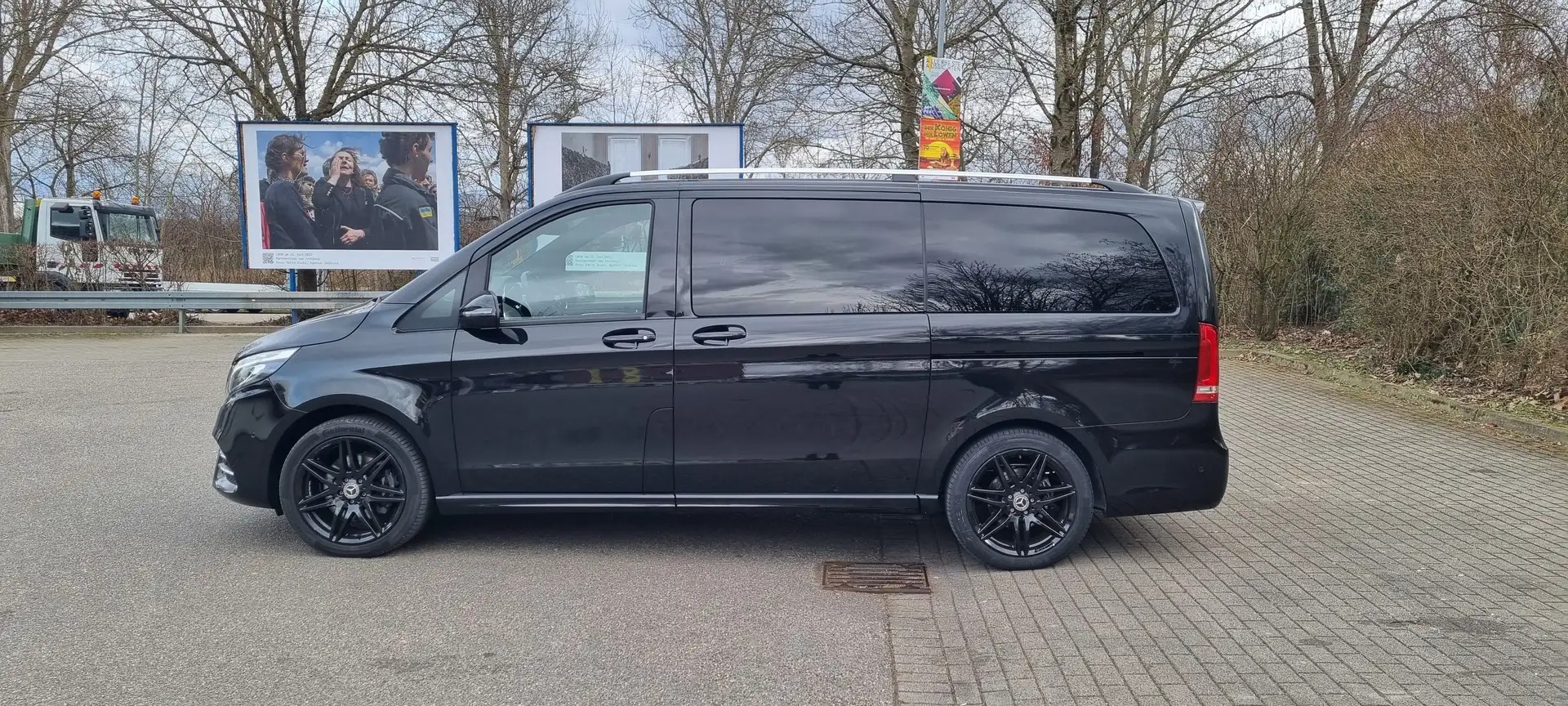 Mercedes-Benz V 300d Compact 4MATIC 9G-TRONIC Edition — fotografie 7