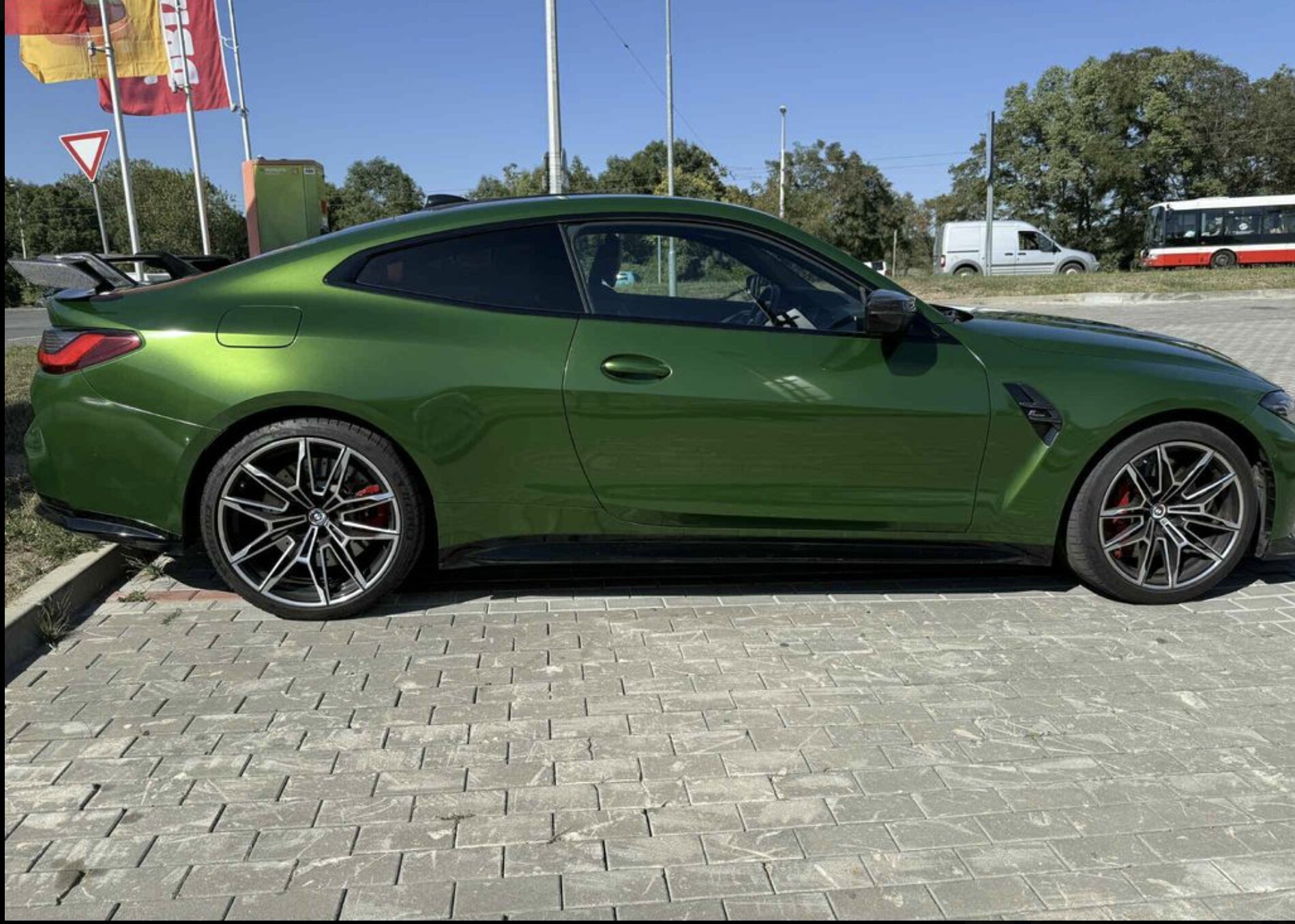 Bmw M4 Competition Xdrive Carbon — fotografie 3