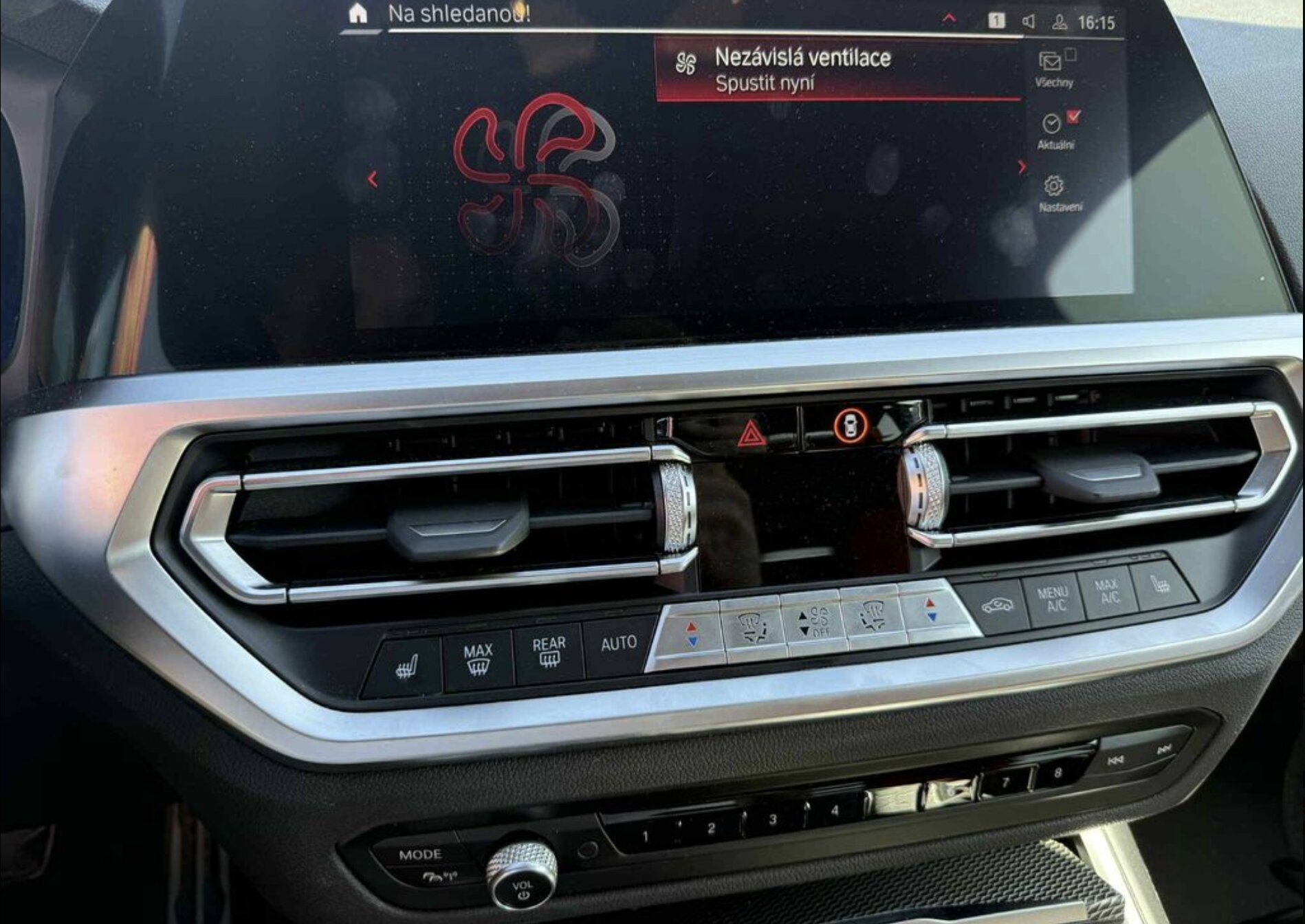 Bmw M4 Competition Xdrive Carbon — fotografie 15