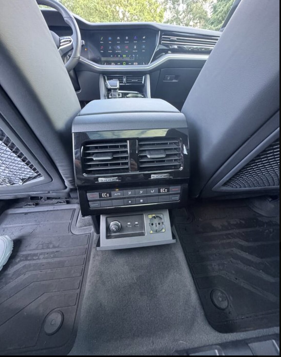 Volkswagen Touareg 3.0 d — fotografie 18