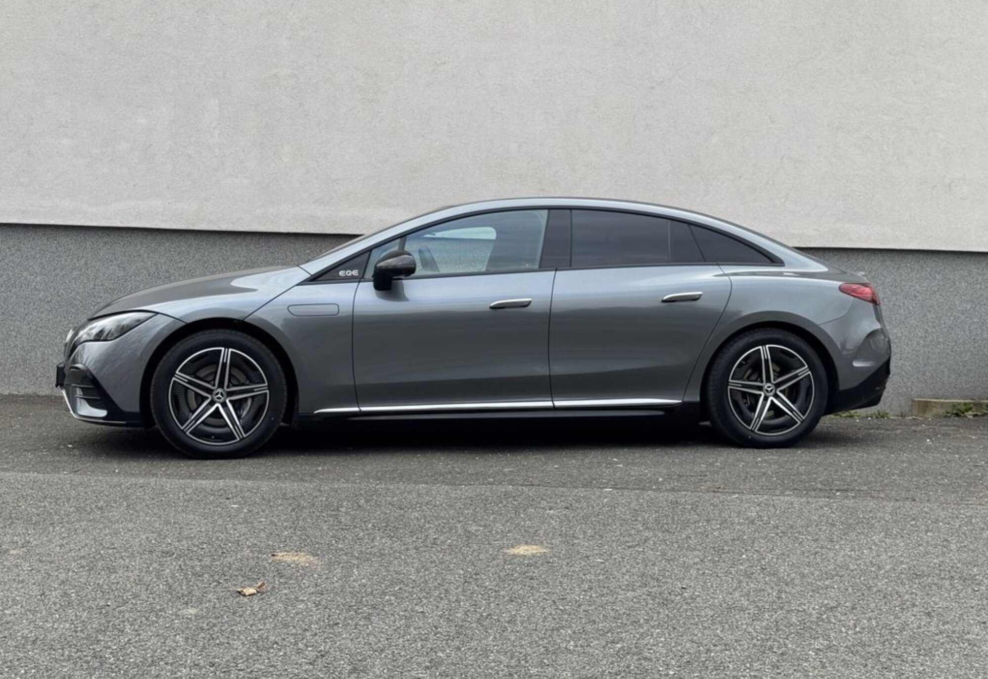 Mercedes-Benz EQE 300 AMG — fotografie 5