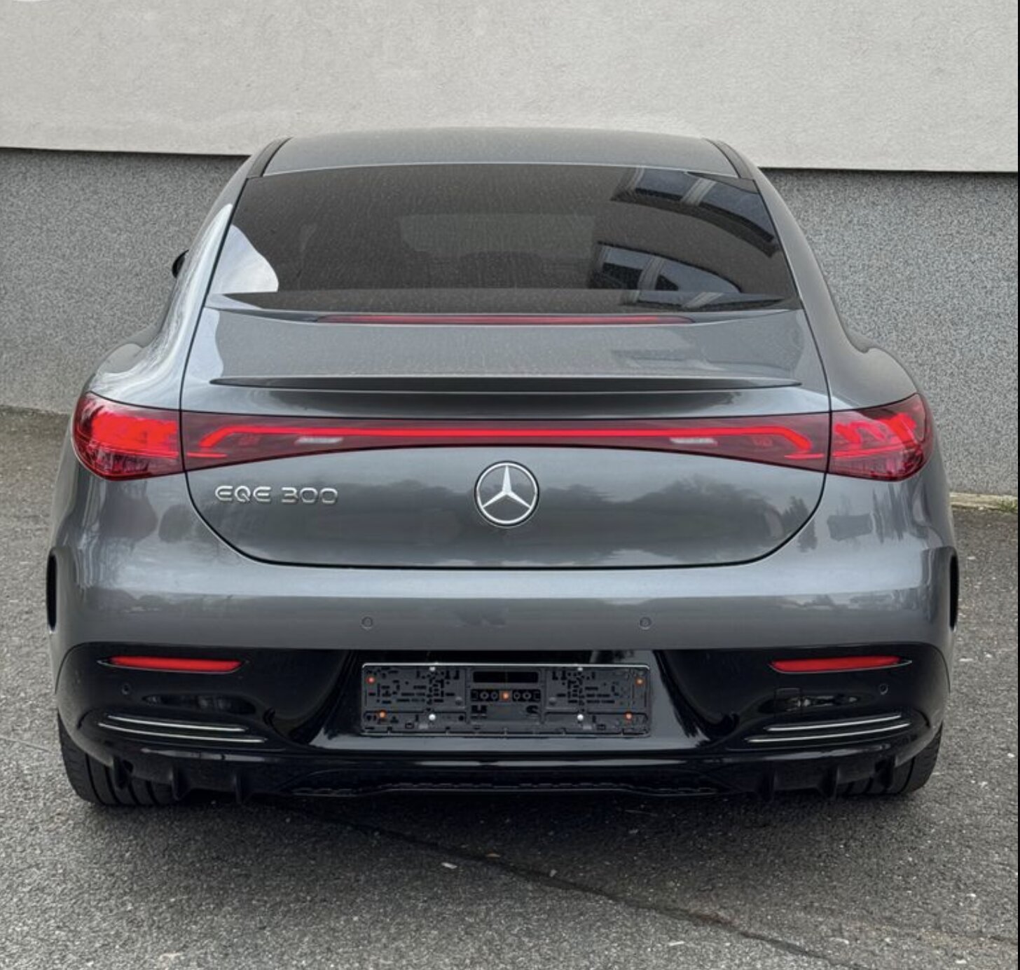 Mercedes-Benz EQE 300 AMG — fotografie 6