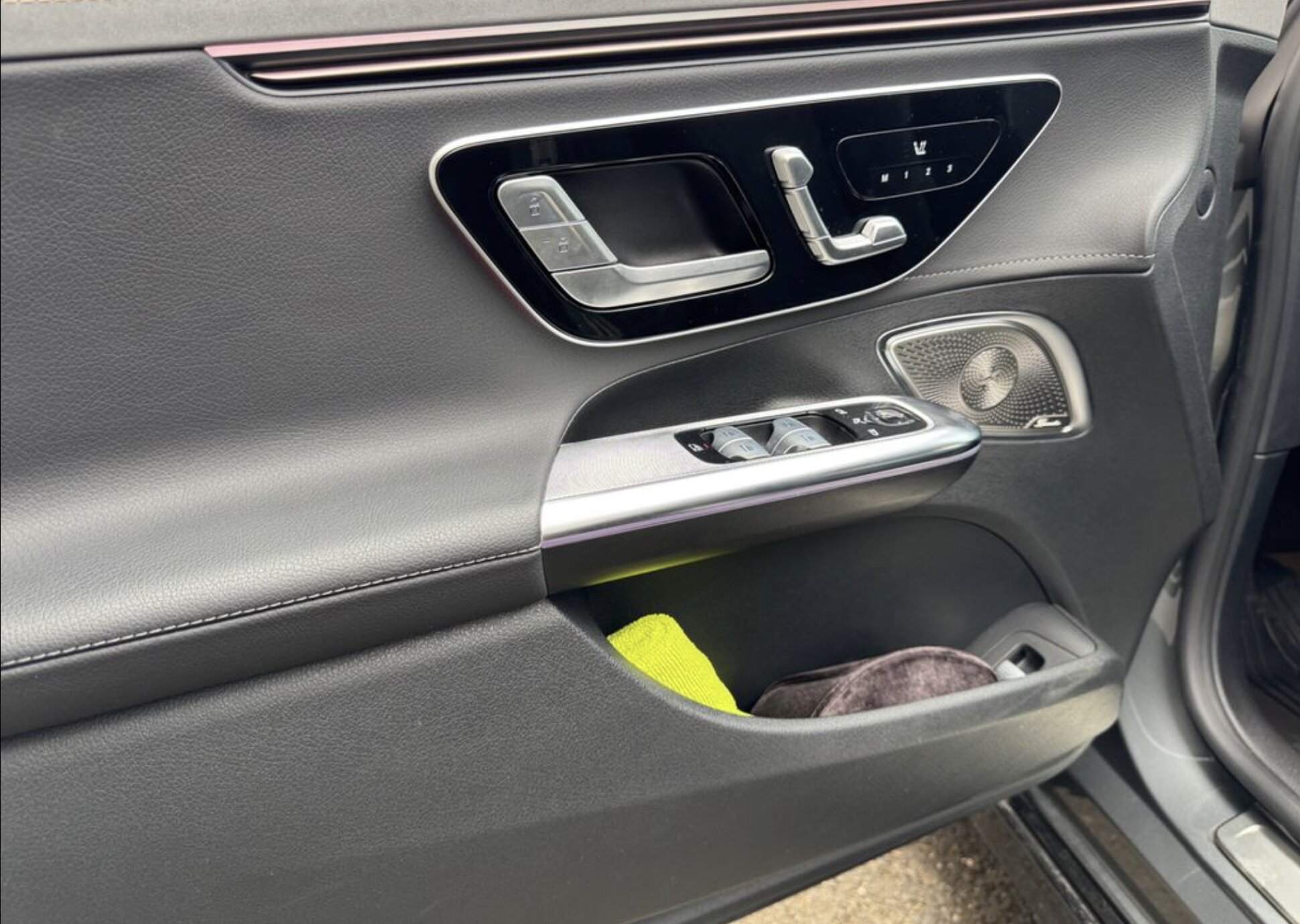 Mercedes-Benz EQE 300 AMG — fotografie 9