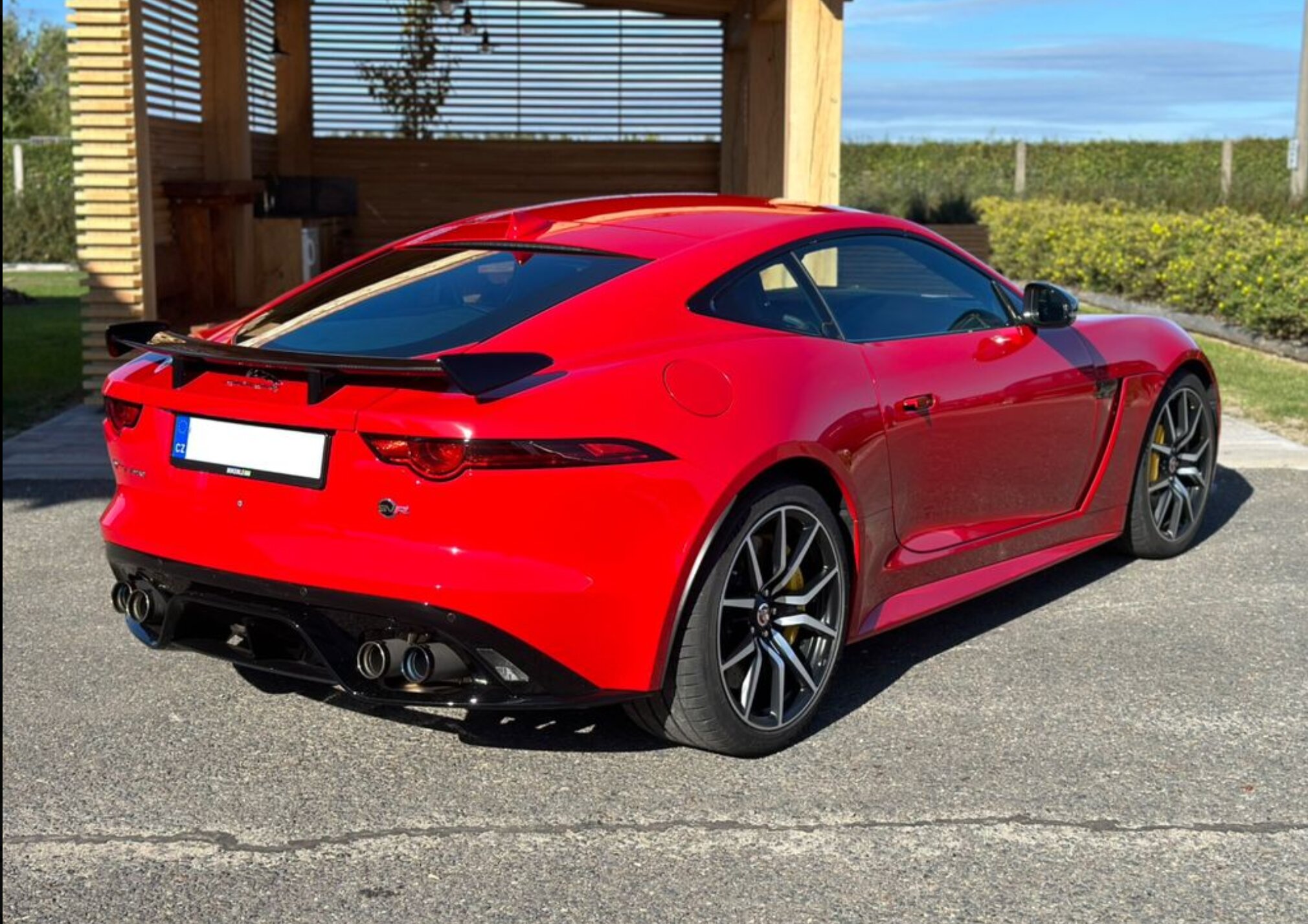 2019 Jaguar F-Type SVR 5.0 — fotografie 5
