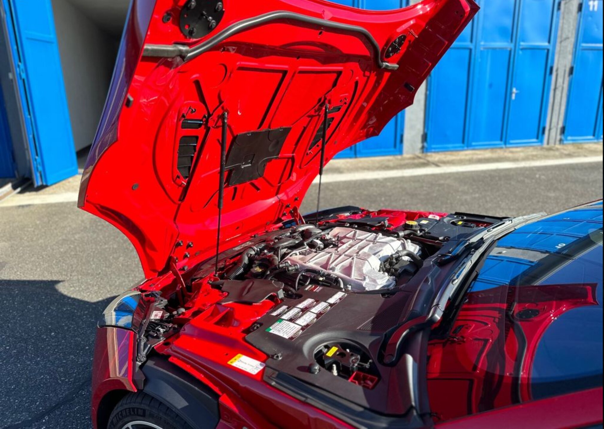 2019 Jaguar F-Type SVR 5.0 — fotografie 11