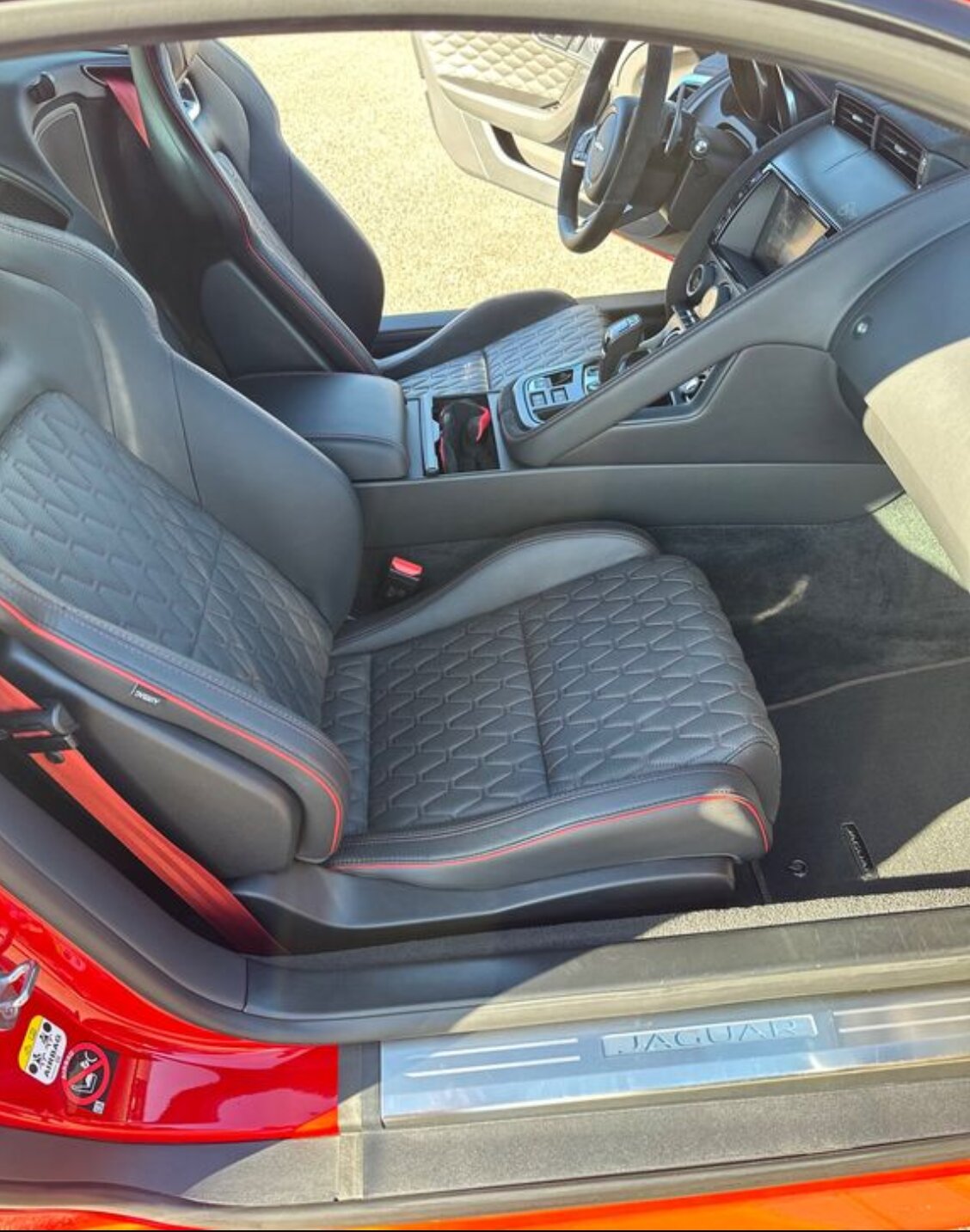 2019 Jaguar F-Type SVR 5.0 — fotografie 13