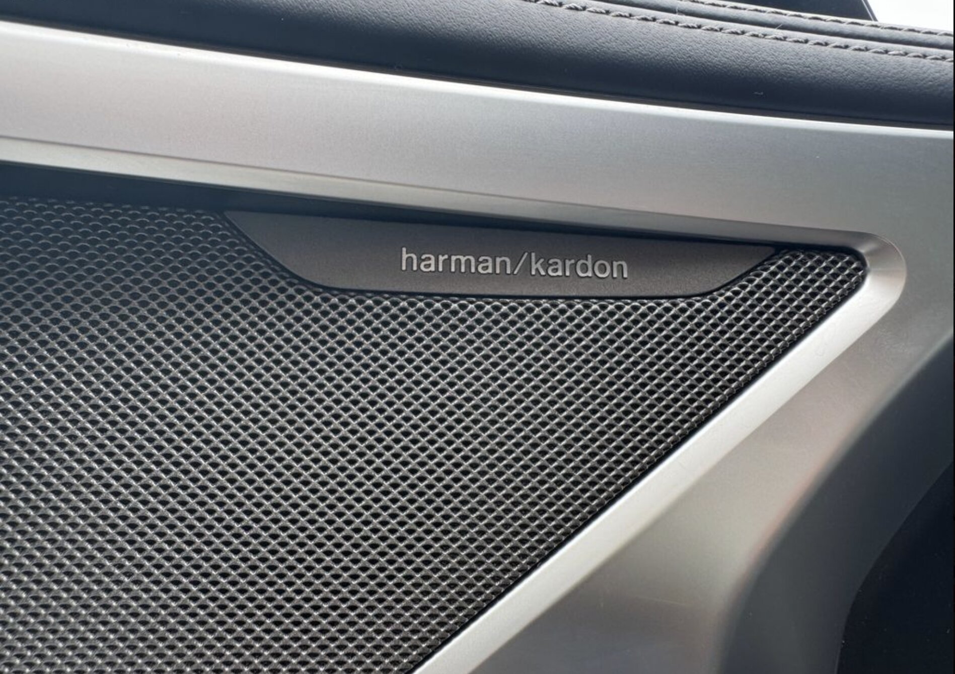 BMW 840d Xdrive Cabrio — fotografie 13